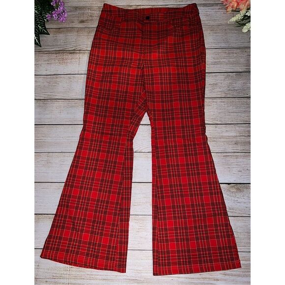Forever 21 Plus Size Plaid Mid-Rise Flare Pants - Picture 2 of 13